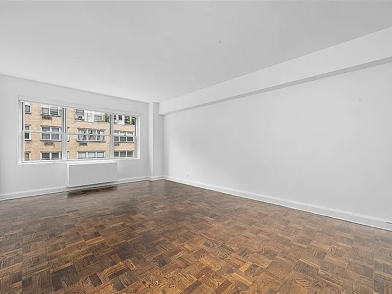 136 E 55th St #4N — Photo 5