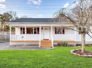 27 Moriches Middle Island Rd, Shirley, NY 11967