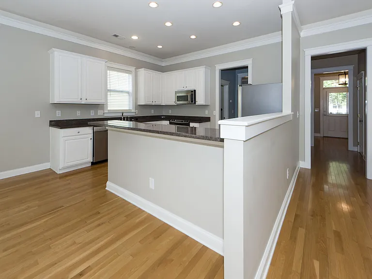 302 White Gables Dr — Photo 13