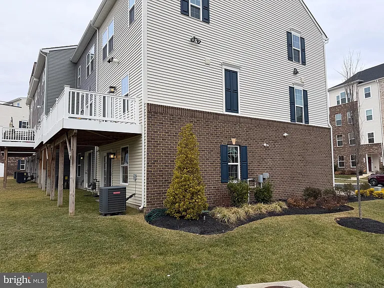 149 Lawndale Dr — Photo 37