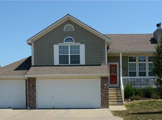 909 S Westover Rd, Belton, MO 64012