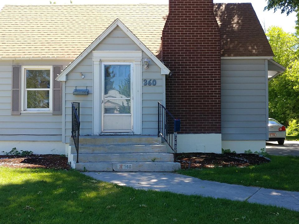 1st image of 360 E 19th St