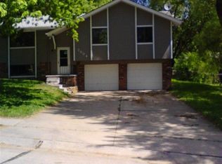 2004 Whitted Dr, Bellevue, NE 68123