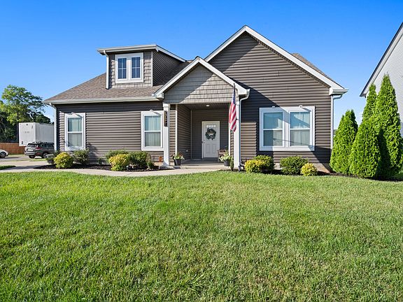 2nd image of 1128 Eagles Bluff Dr
