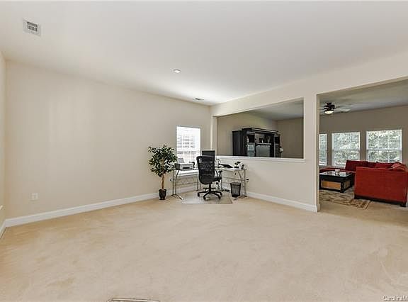 3rd image of 9804 Markus Dr