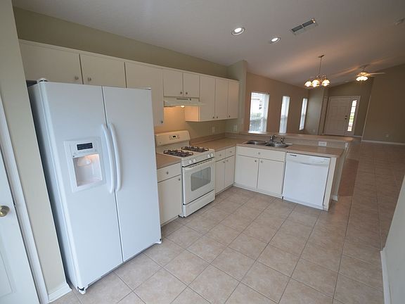 4th image of 7542 Oxford Garden Cir