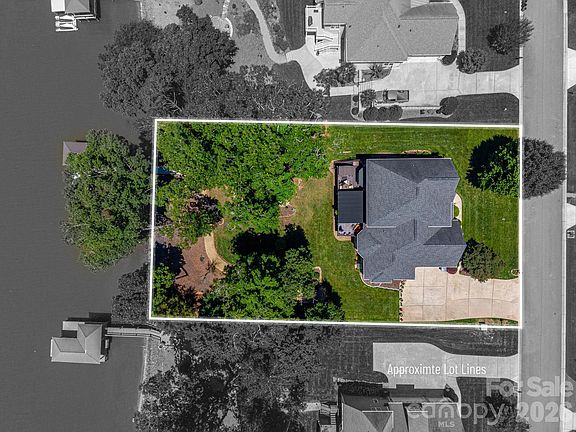 5th image of 1017 Peninsula Dr