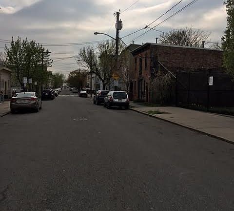 5th image of 287 Pine St