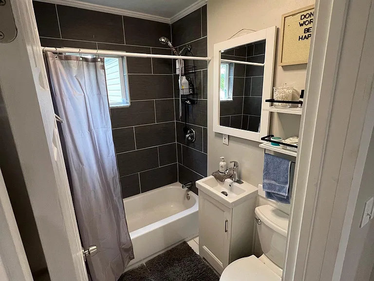 5694 Robindale Ave — Photo 8