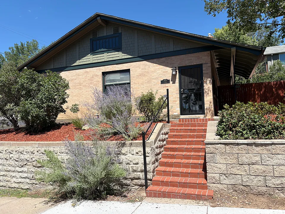 825 E Dakota Ave