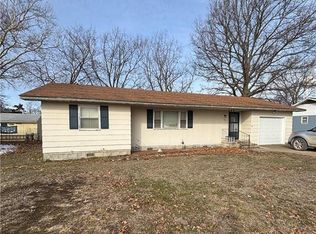 704 Wabash Ave, Altamont, KS 67330