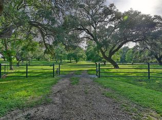 600 Artesian Park Ln, Brenham, TX 77833