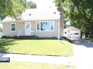 905 E Lincoln Ave, Little Chute, WI 54140