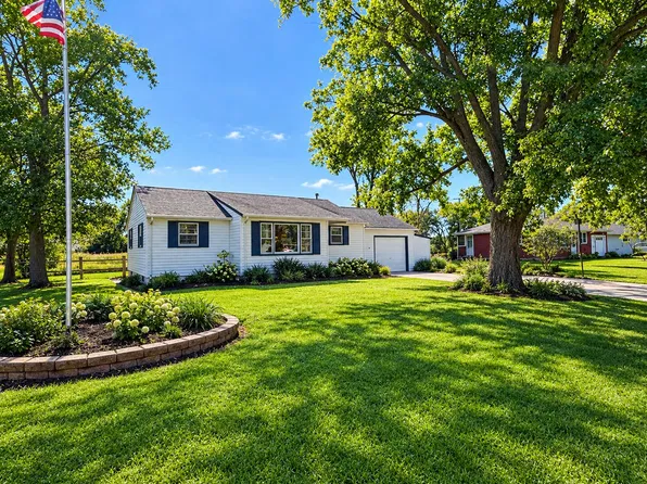 412 Birch Dr, Hebron, IN 46341