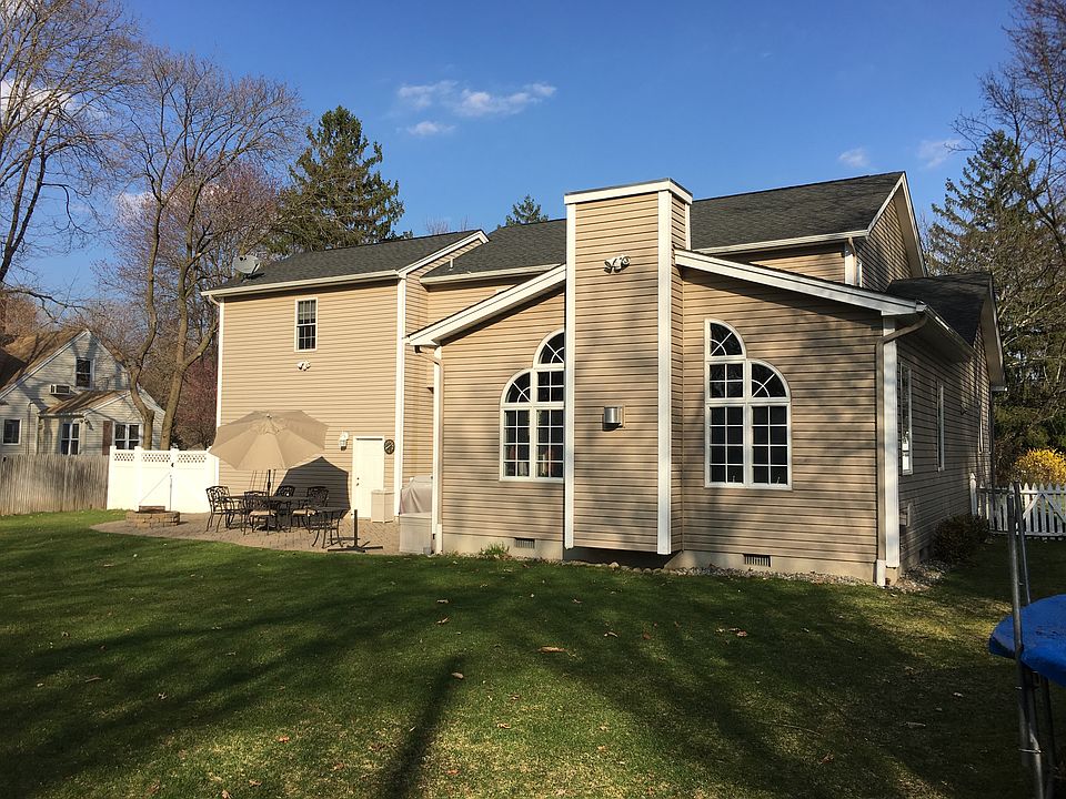2nd image of 50 Woodfield Rd