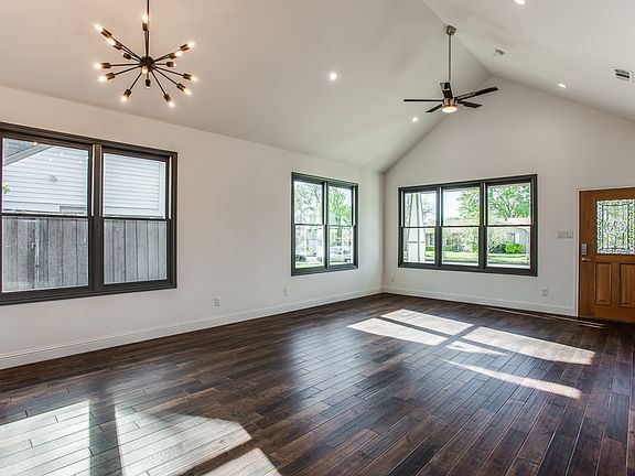 3rd image of 2727 Burlington Blvd