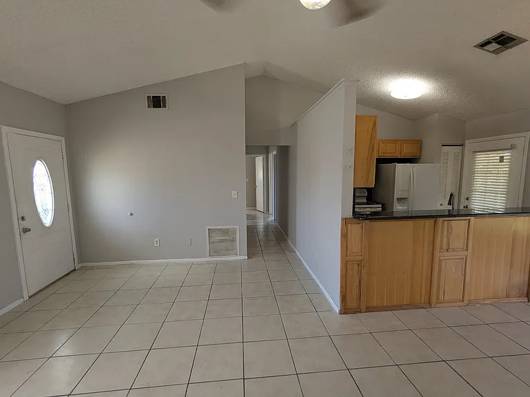 554 SW Lakehurst Dr — Photo 7