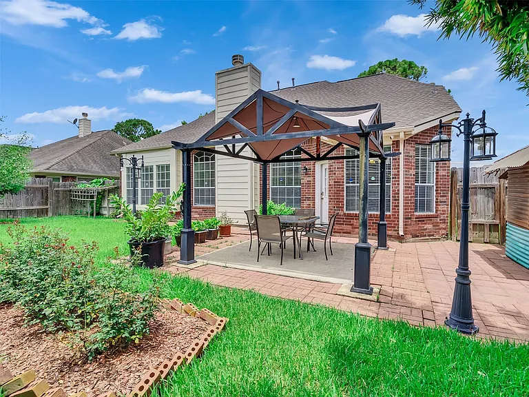 13315 Georgetown Dr — Photo 32