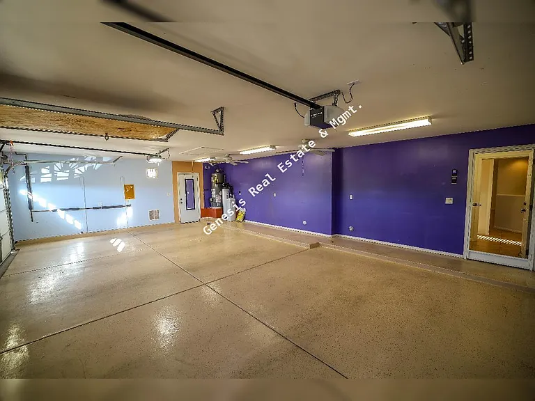 770 W Grantham St — Photo 31