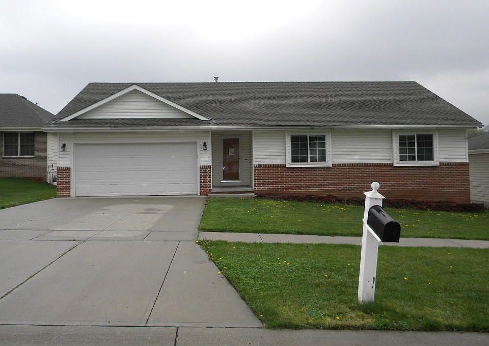 1st image of 303 Valley St