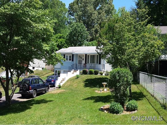 2nd image of 143 Davenport Rd