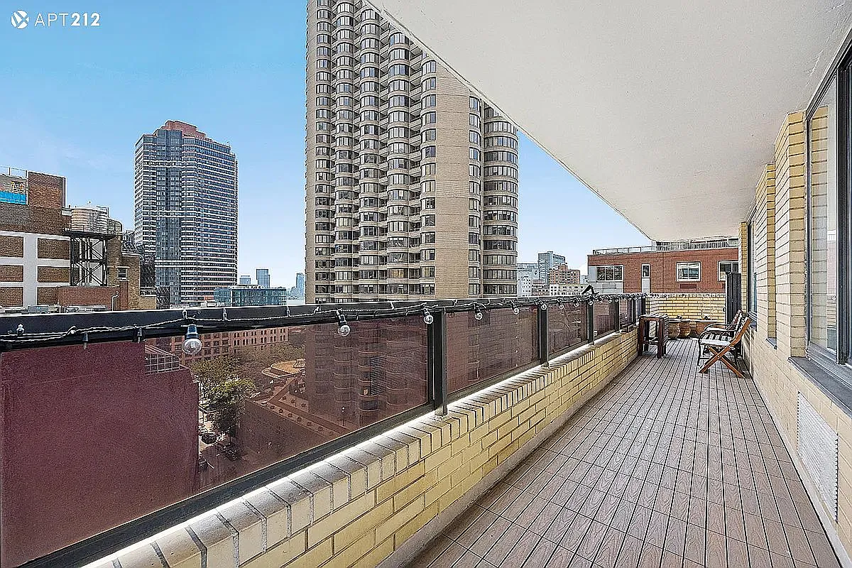 311 E 38th St APT 12B photo 1