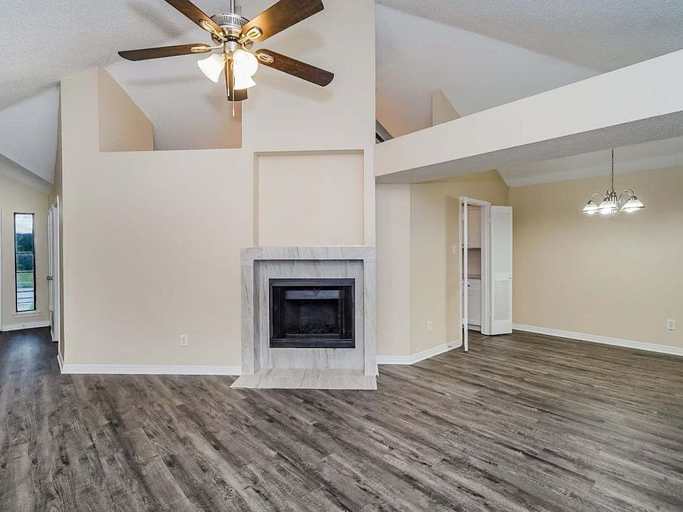 1st image of 8614 Autumn Breeze Ln