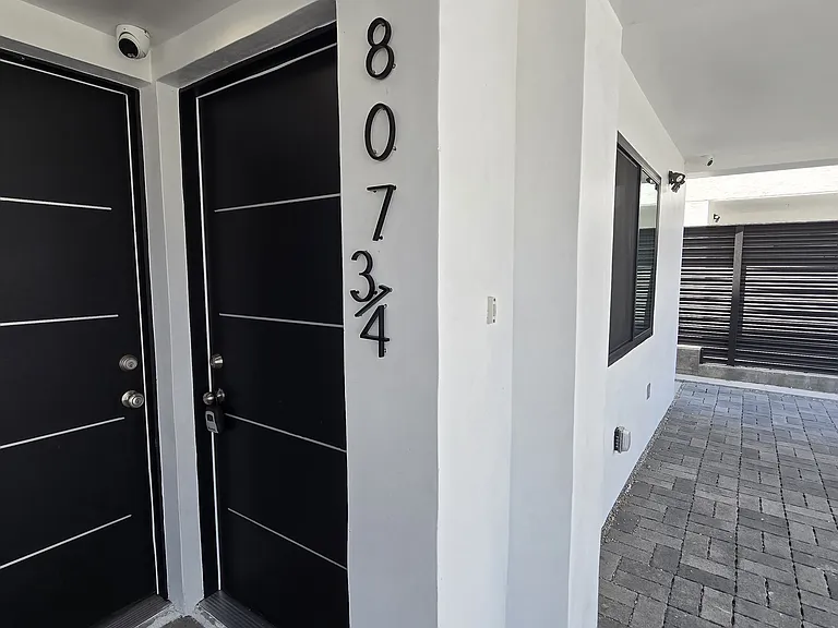 1807 Workman St #3/4 — Photo 11