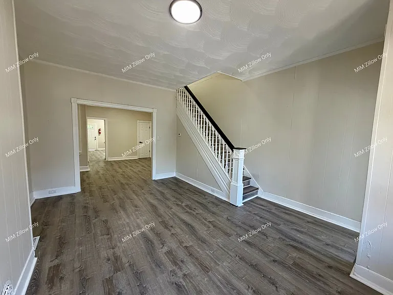 826 State St — Photo 2