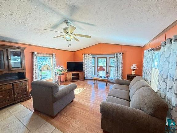 3rd image of 26 Kalmia Dr