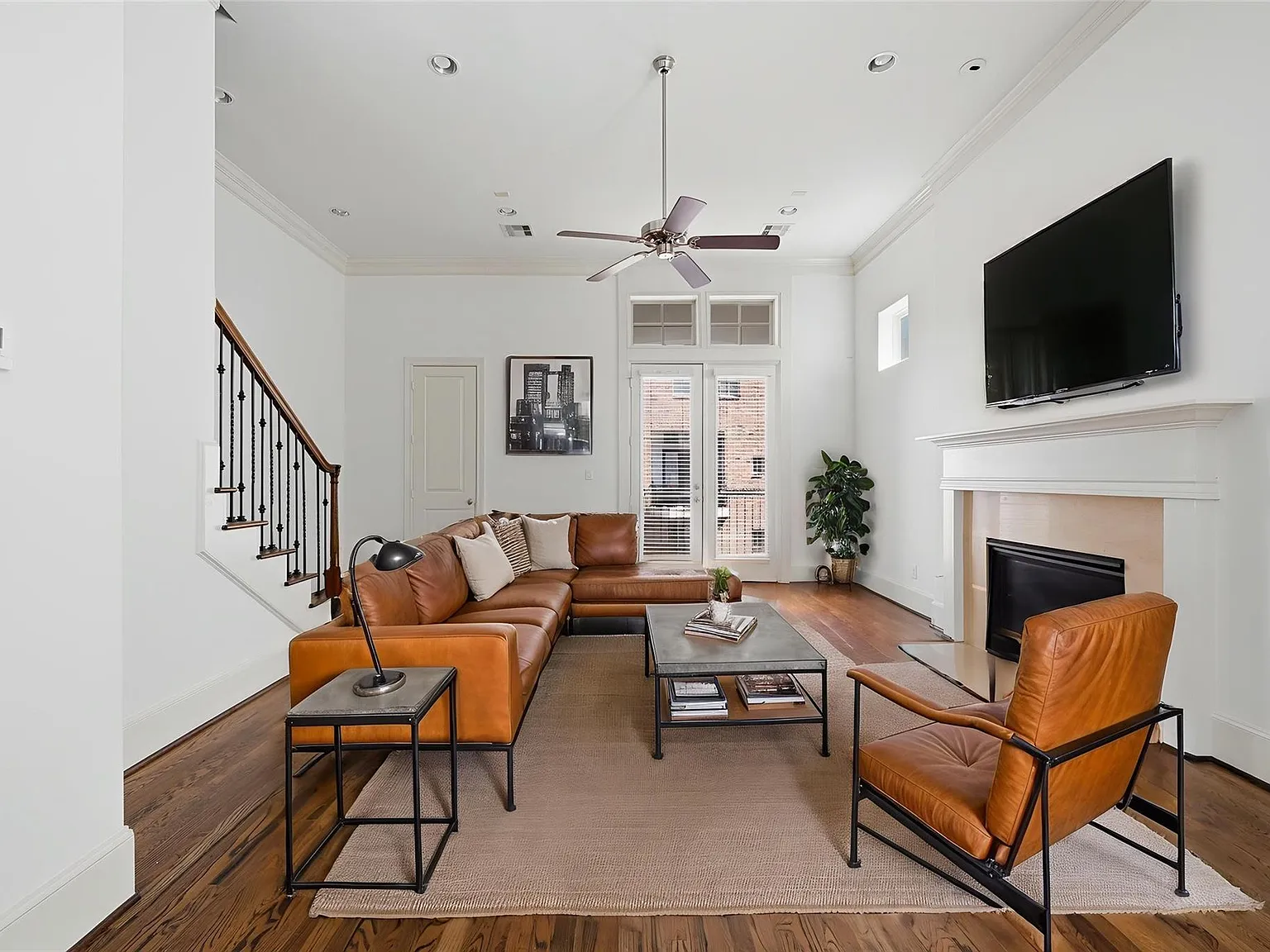 3 bed, 3.5 bath, 2494 sqft, $2,750 — Photo 4