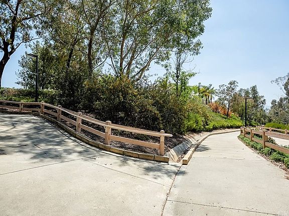 4th image of 27463 Bridgewater Dr