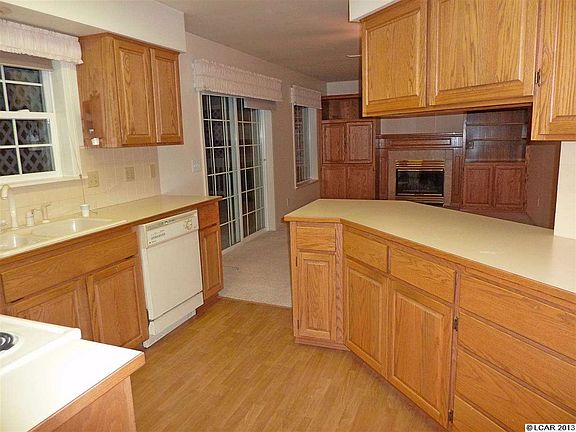 5th image of 347 W Reservoir Dr
