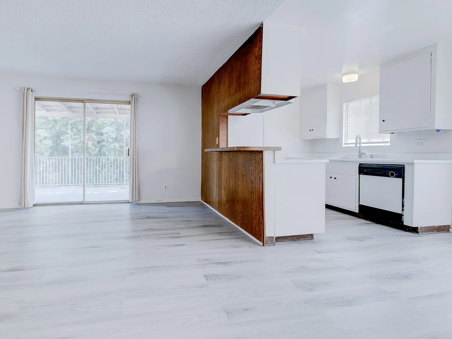 1 bed, $2,395 — Photo 4