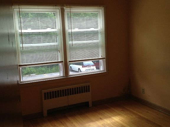 3rd image of 3402 N Gordon Pl APT 9