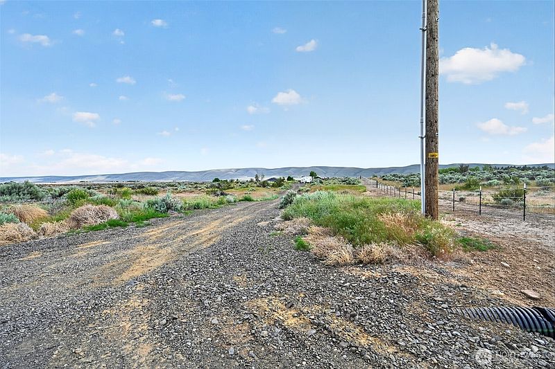 5th image of 130 Red Tail Road