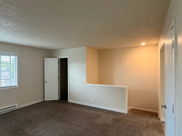 C2402 - Maple Court Apartments