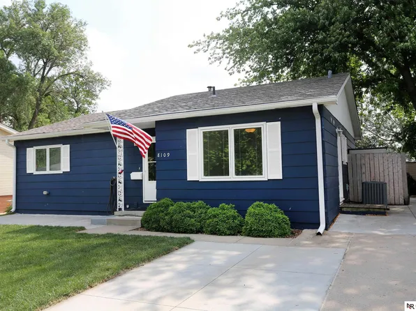 8109 Valley Rd, La Vista, NE 68128