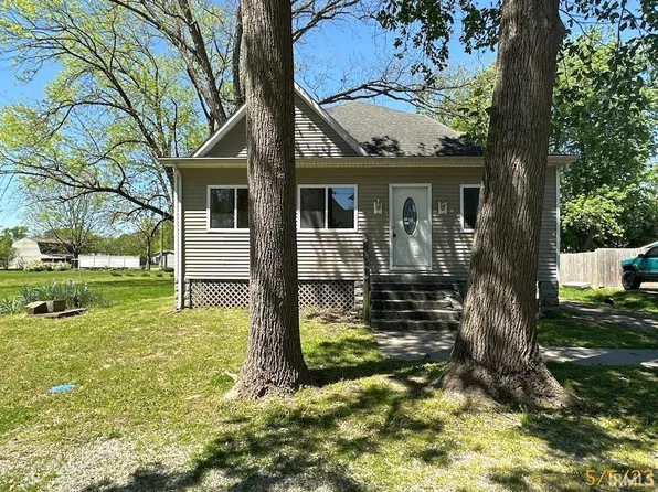 55 S Church St, Poseyville, IN 47633