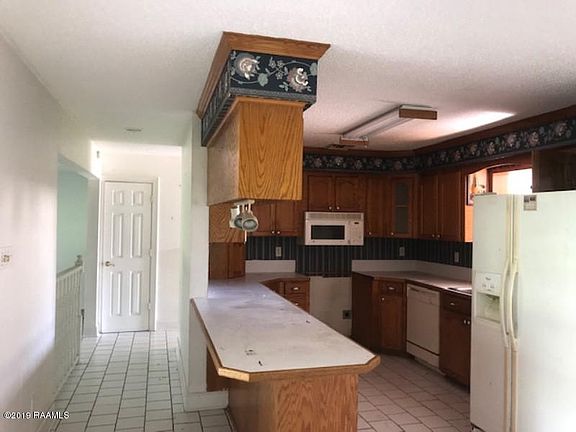 3rd image of 413 Jacquiline Dr