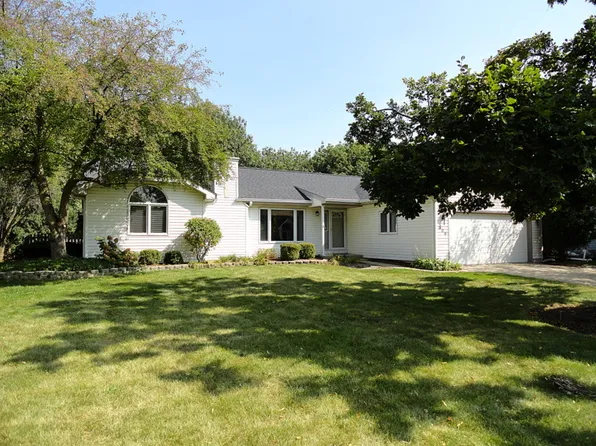 509 Parkside Dr, Elburn, IL 60119