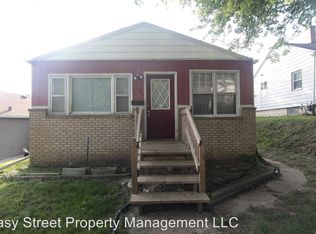 143 4th St, Silvis, IL 61282