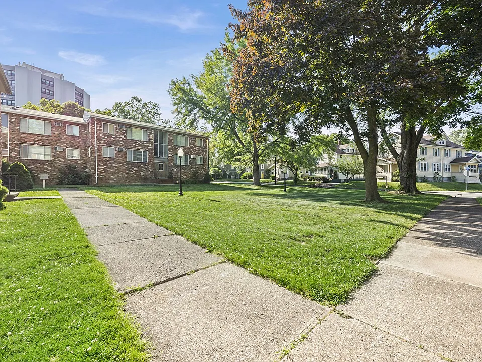 721 Cedarwood