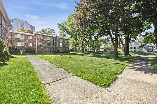 721 Cedarwood Photo 1