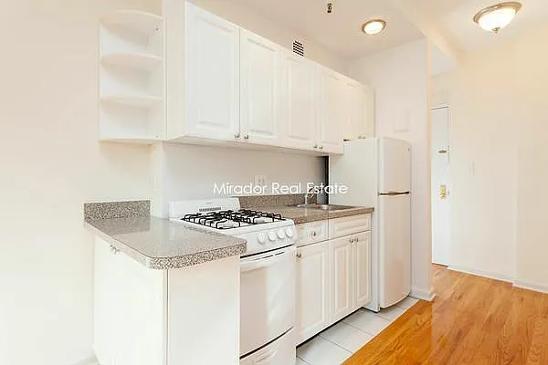 Rented by Mirador Real Estate | media 4