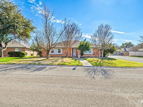 2nd image of 3113 Sierra Dr