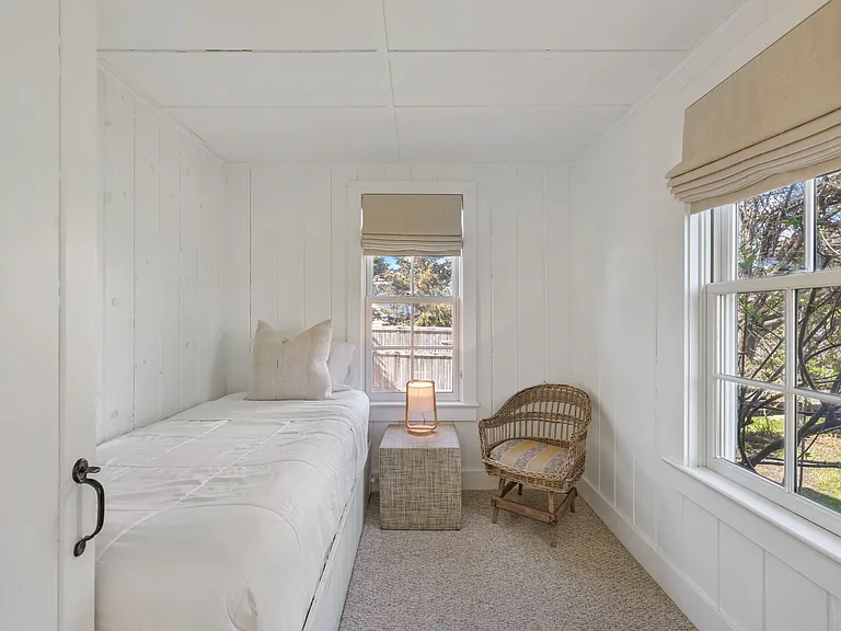 41 E Beach Dr — Photo 24