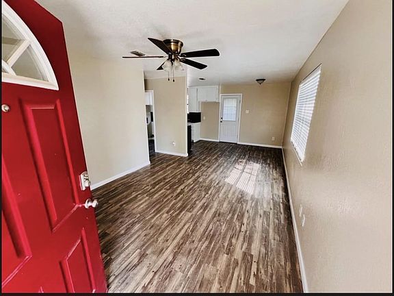 3rd image of 3403 Winfield Ave