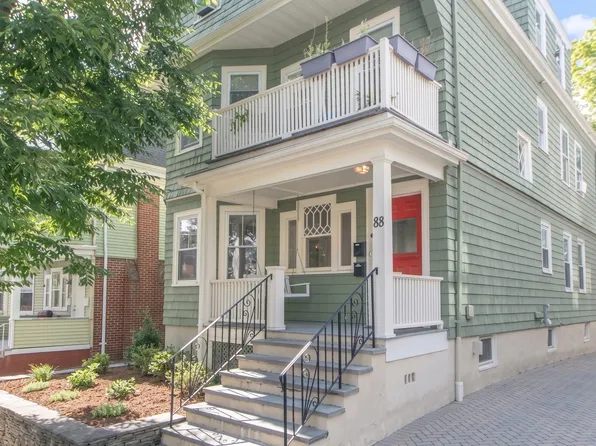 88 Bartlett St #1, Somerville, MA 02145