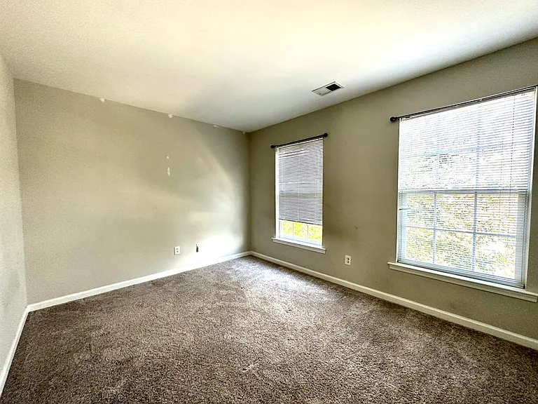 2421 Normancrest Ct — Photo 15